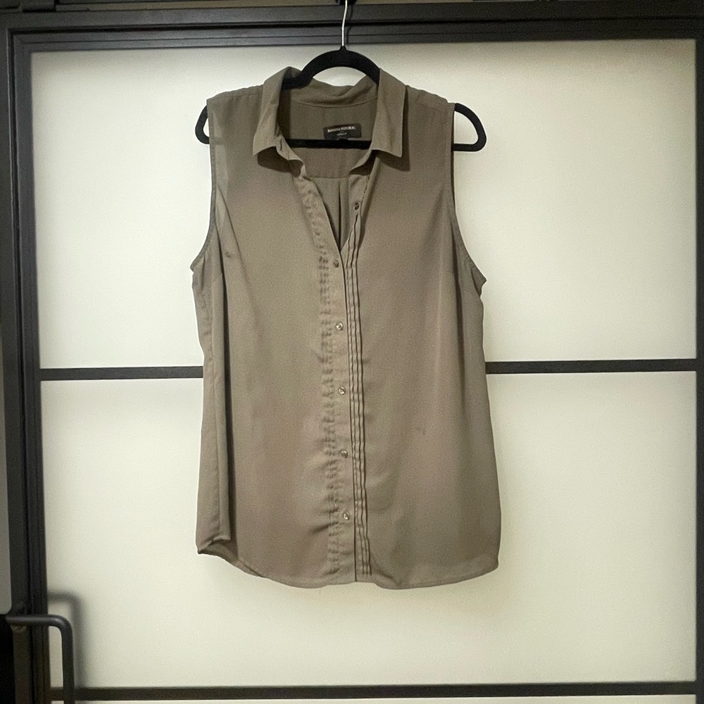 Banana Republic forest green sleeveless blouse size XL
